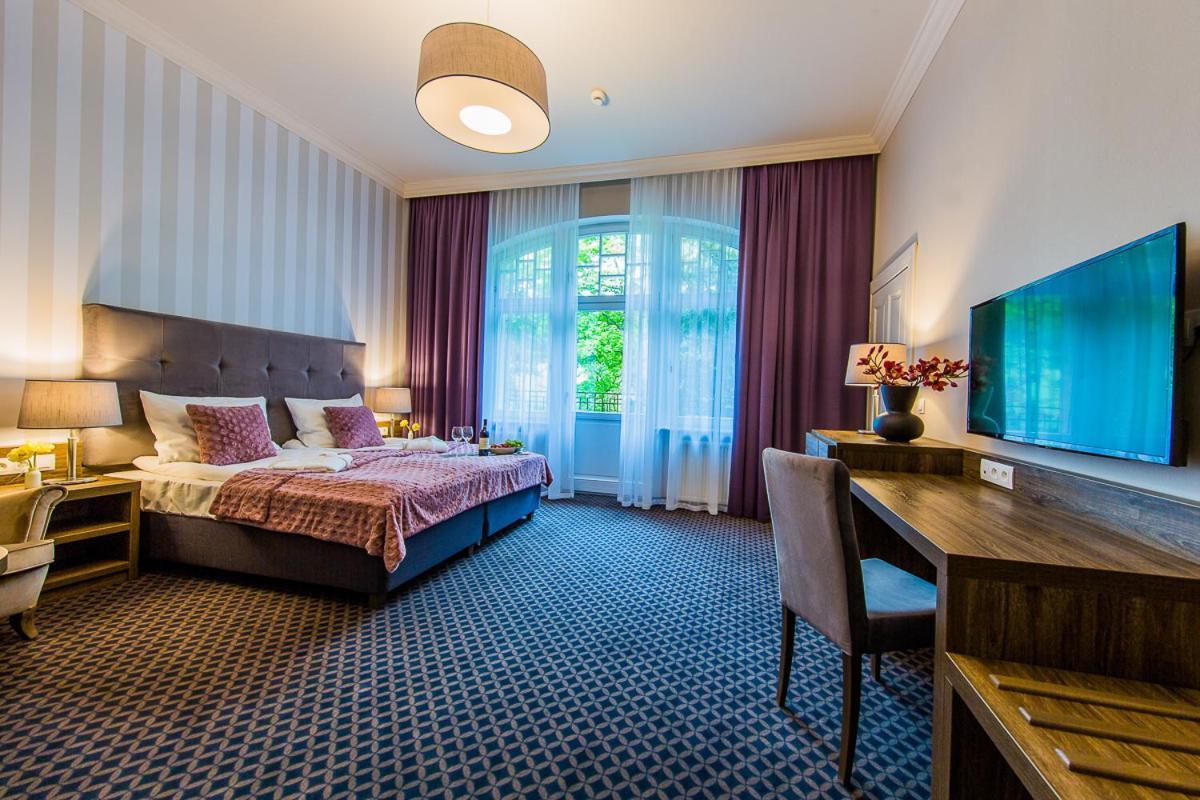 Hotel Debowy Biowellness & Spa Gory Sowie Bielawa  Buitenkant foto
